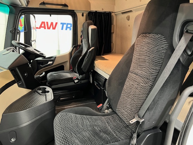 Mercedes Actros 2545 6×2 Midlift Tractor Unit
