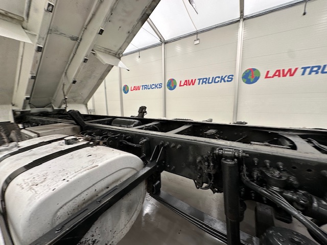 Volvo FM 410 8×4 Sleeper Cab Tar Spec Tipper
