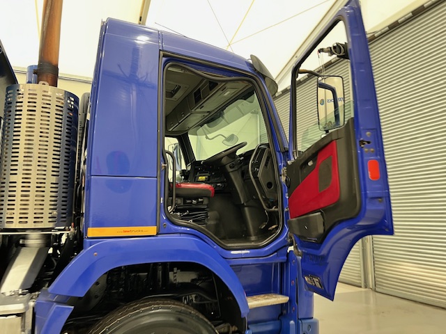 Volvo FM 410 8×4 Day Cab Steel Tipper