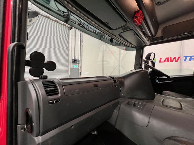Scania P230 4×2 Sleeper Cab Curtainsider