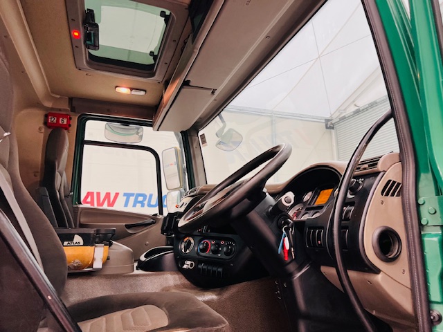 DAF CF75 310 Rear Lift Day Cab Dropside Brick Grab