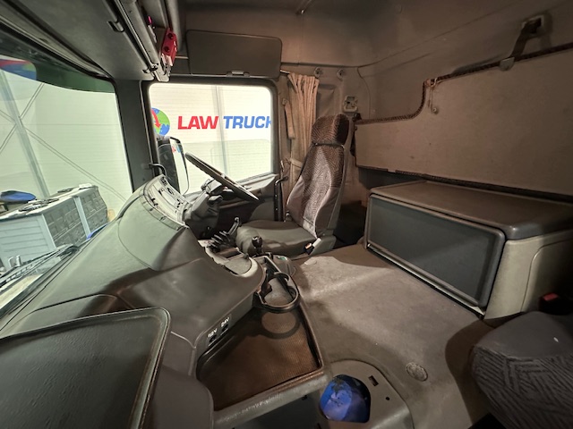 Scania 114 340 6×2 Rear Lift Sleeper Cab Curtainsider