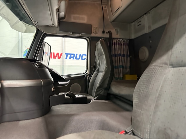Volvo FM 300 6×2 Sleeper Cab Curtainsider