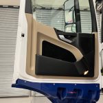 Mercedes Actros 2530 6×2 Sleeper Cab Curtainsider - thumbnail