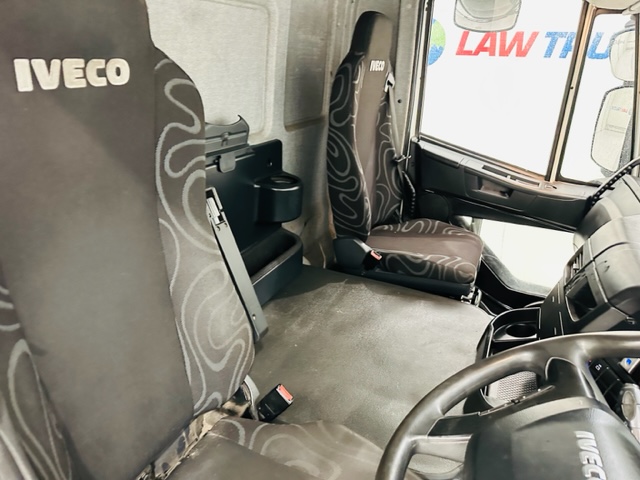 Iveco Stralis 310 AT 6×2 Box Van