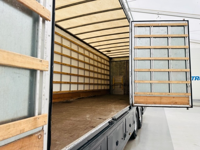 Mercedes 2543 6×2 10 Tyre Rear Lift Sleeper Cab Box Van