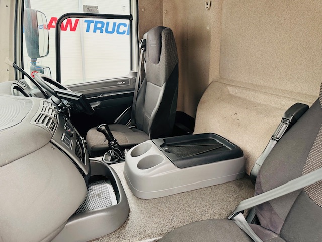 DAF CF 290 6×2 Rear Steer Fridge Box