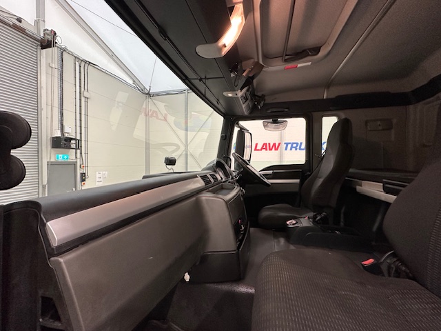 MAN TGS 26.320 6×2 Sleeper Cab Fridge Box