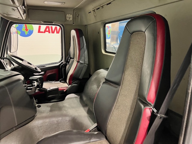 Volvo FMX 410 8×4 Day Cab Steel Tipper