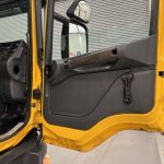 Scania 114 340 6×2 Rear Lift Day Cab Beavertail - thumbnail