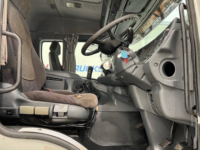 Scania 114 340 6×2 Sleeper Cab Beavertail