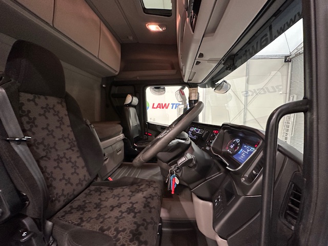 Scania R450 6×2 Midlift Highline Tractor Unit