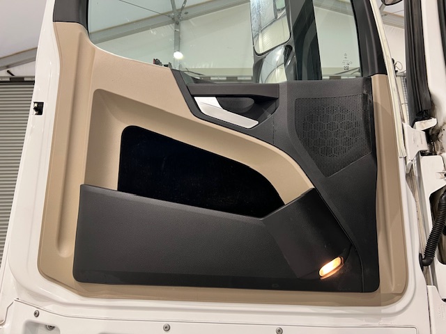 Mercedes Actros 2545 6×2 Midlift Tractor Unit