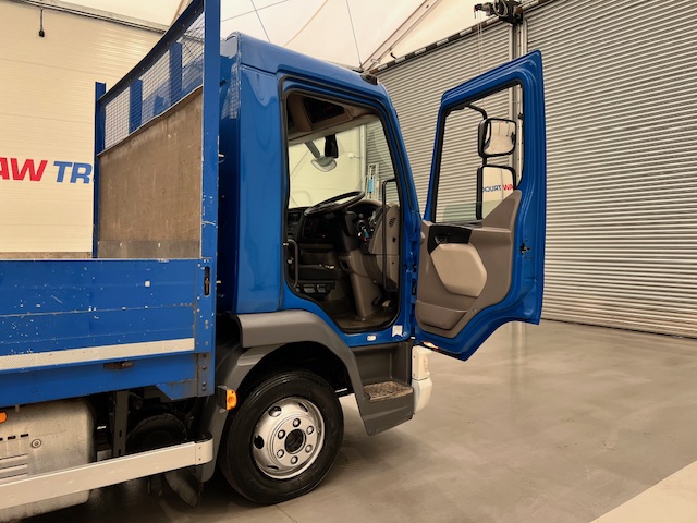 DAF LF 180 Day Cab Dropside with Tail Lift