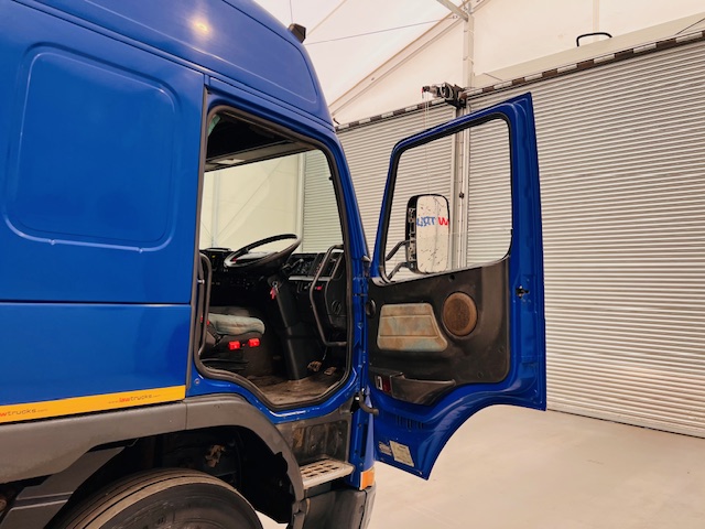 Volvo FM7 250 Globetrotter Flatbed