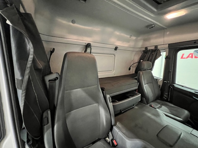 Scania P250 4×2 Sleeper Cab Fridge Box