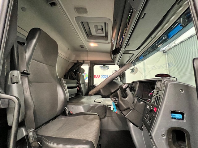 Scania P250 4×2 Sleeper Cab Fridge Box