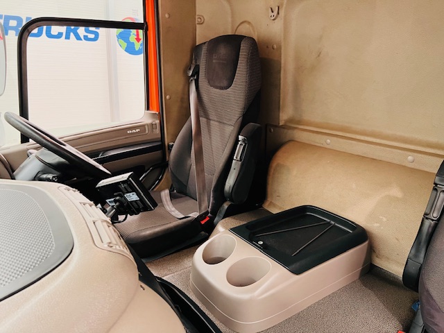 DAF CF75 310 6×2 Rear Lift Day Cab Curtainsider