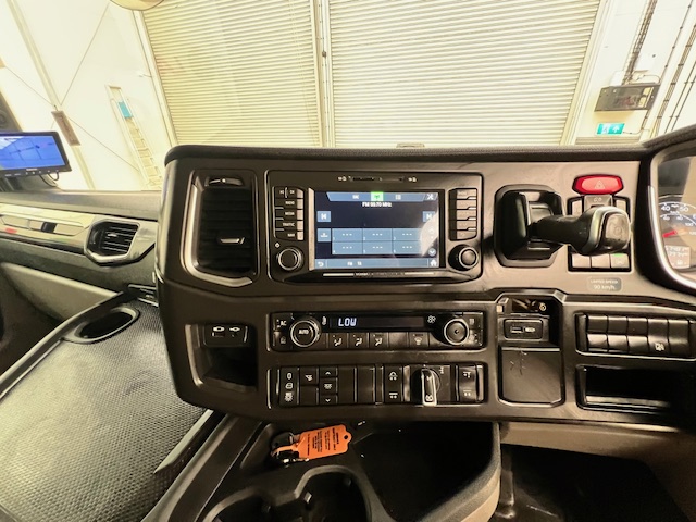Scania S450 6×2 Midlift Highline Tractor Unit