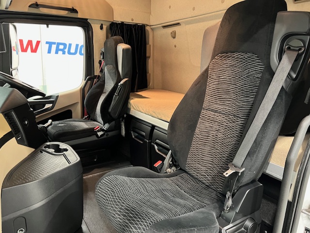 Mercedes Actros 2545 6×2 Midlift Tractor Unit