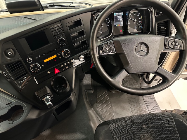 Mercedes Actros 1830 Sleeper Cab Box Van