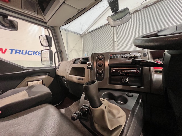 Renault Midlum 190 Sleeper Cab Box Van