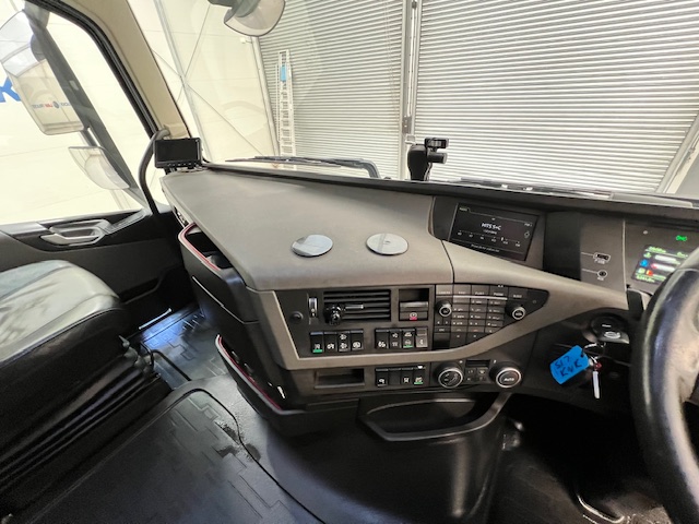 Volvo FH 500 6×2 Midlift Tractor Unit