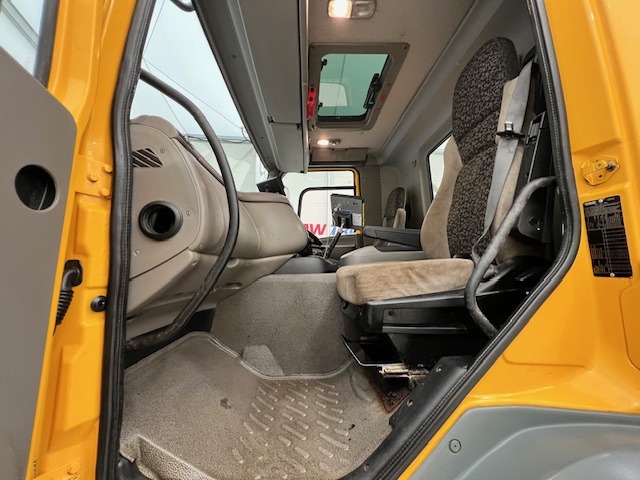DAF CF75 310 6×4 Day Cab Gritter