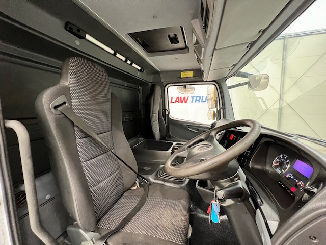 Mercedes Axor 2529 Rear Lift Brick Grab Manual