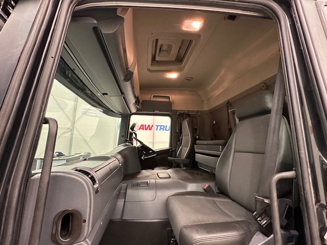 Scania P280 4×2 Sleeper Cab Box Van