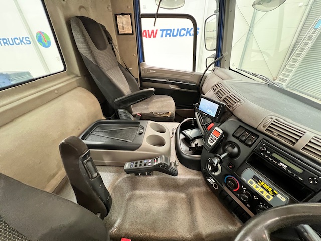 DAF CF85 360 8×4 Day Cab Hookloader