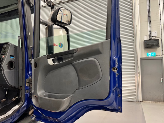 Scania P280 6×2 Rear Lift Dropside Brick Grab