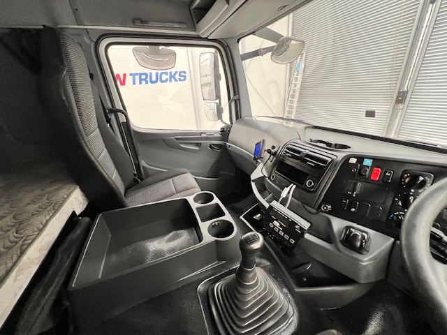 Mercedes Axor 2529 6×2 Rear Lift Sleeper Cab Fridge Box