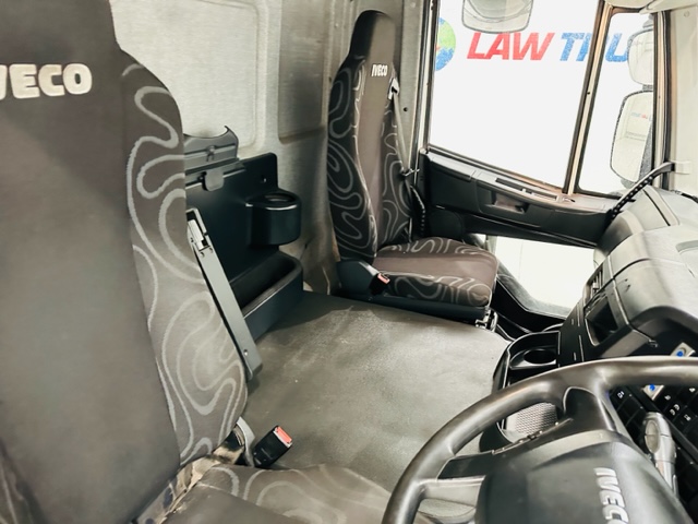 Iveco Stralis 310 AT 6×2 Box Van