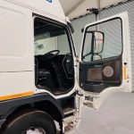 Volvo FM9 260 10 Tyre Sleeper Cab Curtainsider - thumbnail