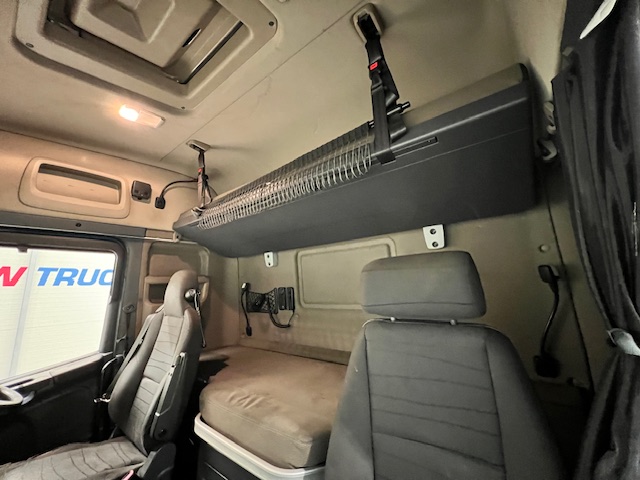 Scania R410 4×2 Sleeper Cab Tractor Unit