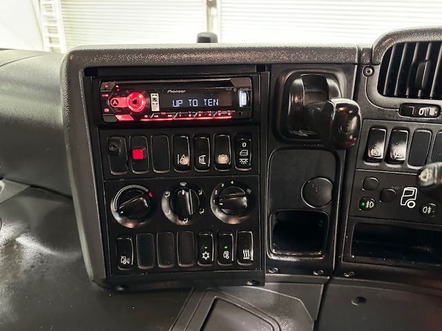 Scania P250 4×2 Sleeper Cab Fridge Box