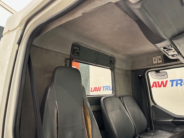 DAF LF55 220 4×2 Steel Tipper Grab Manual