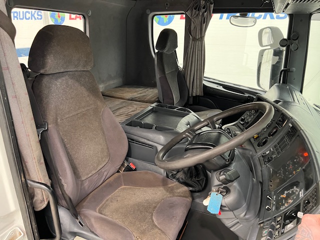Scania 114 340 6×2 Sleeper Cab Beavertail