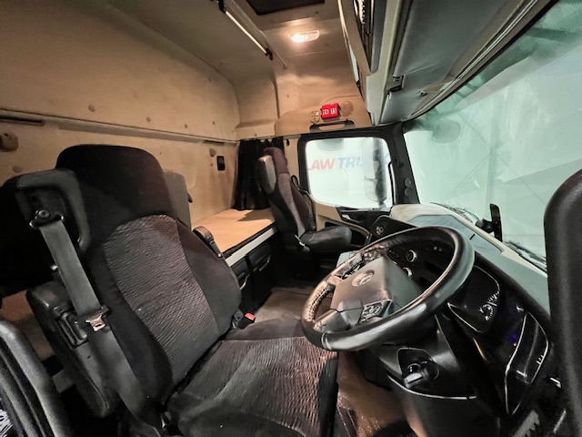Mercedes Actros 2545 6×2 Midlift Tractor Unit