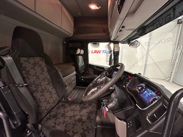 Scania R450 6×2 Midlift Highline Tractor Unit