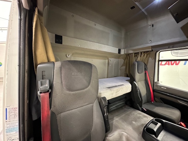 DAF CF85 460 6×2 Midlift Tractor Unit
