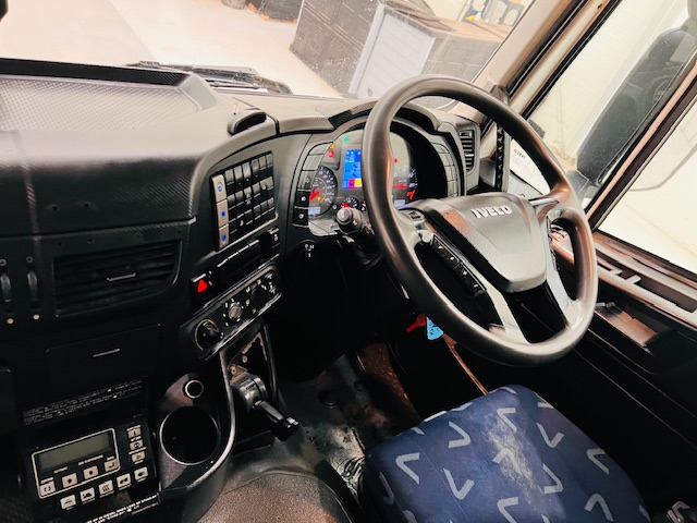 Iveco Stralis 310 AT 6×2 Box Van