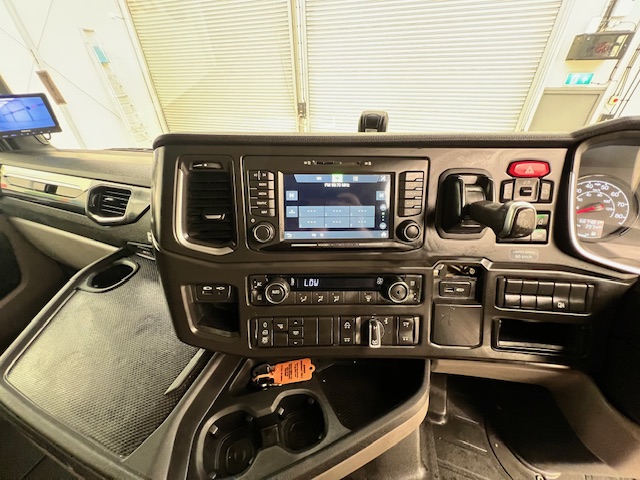 Scania S450 6×2 Midlift Highline Tractor Unit