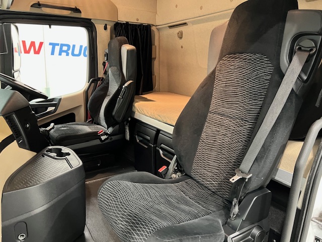 Mercedes Actros 2545 6×2 Midlift Tractor Unit