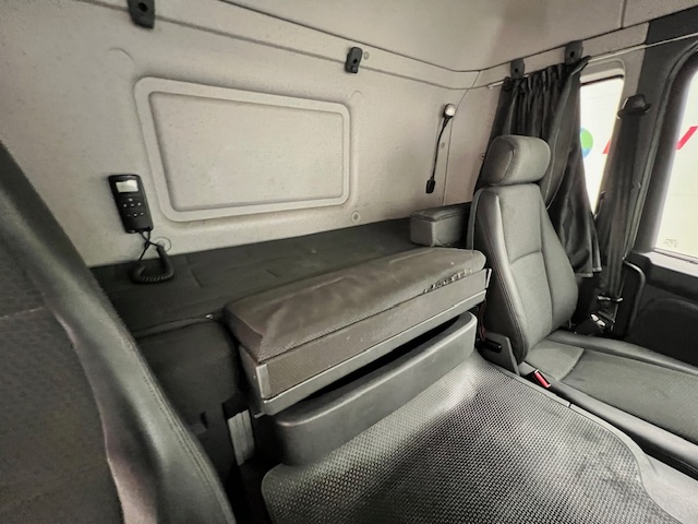 Scania P320 6×2 10 Tyre Sleeper Cab Dropside
