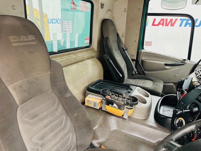 DAF CF75 310 Day Cab Dropside Brick Grab