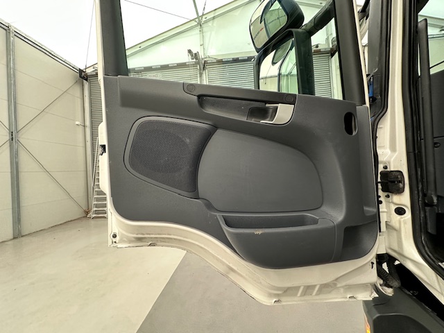 Scania P250 4×2 Sleeper Cab Fridge Box
