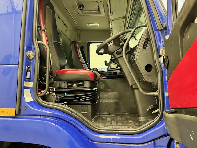 Volvo FM 410 8×4 Day Cab Steel Tipper