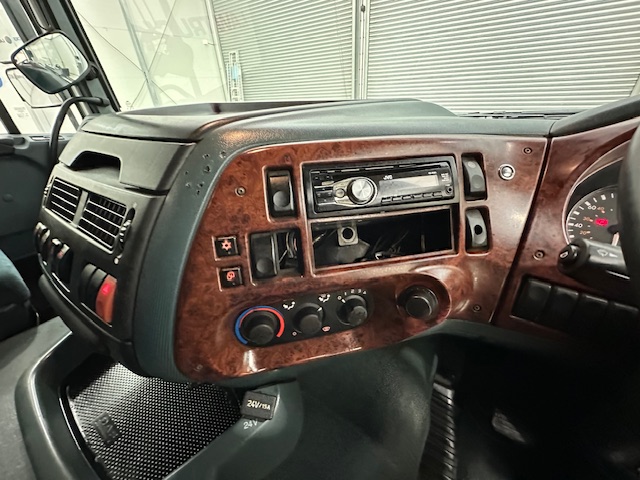 DAF XF95 430 4×2 Tractor Unit Manual